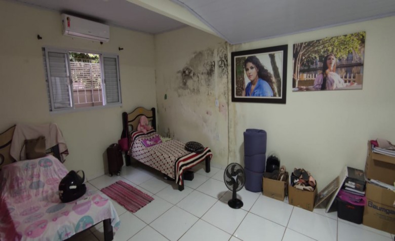 Casa,  BNH IV Plano